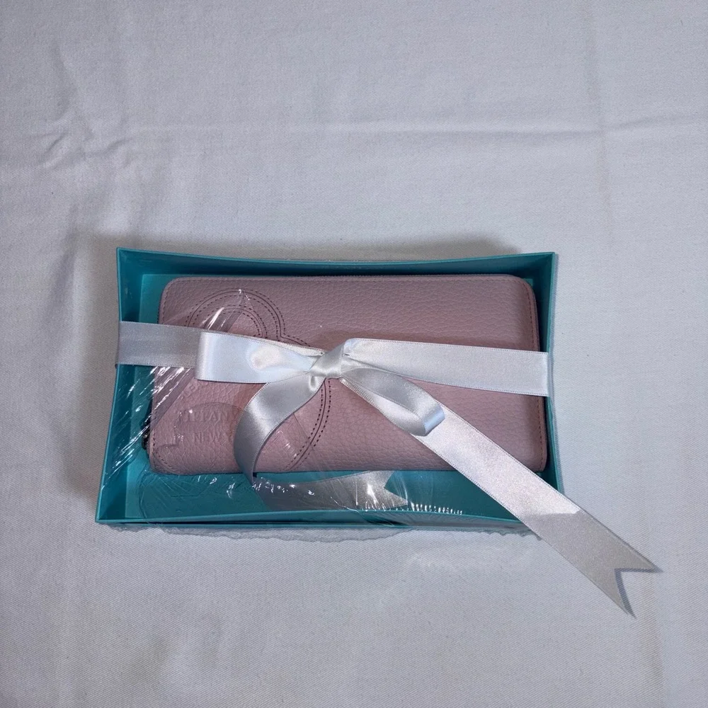 Tiffany & Co Return to Tiffany Wallet OS Pink New Pebbled Leather Zip Around